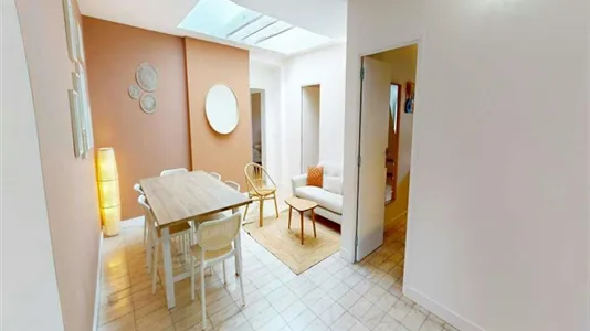 Rooms in Paris 8ème arrondissement - photo 6