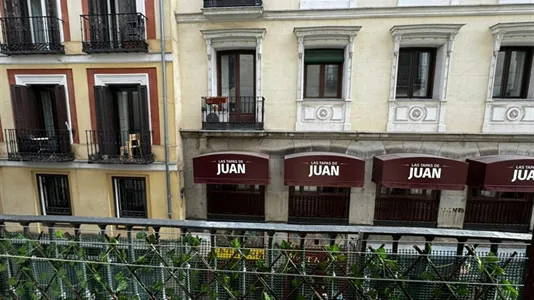 Rooms in Madrid Centro - photo 9