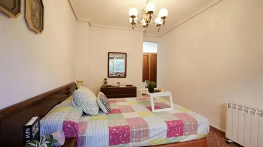 Rooms in el Camí de Vera - photo 3