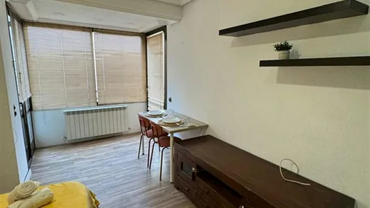 Rooms in Madrid Ciudad Lineal - photo 2