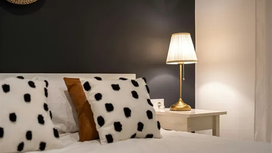 Rooms in Barcelona Ciutat Vella - photo 4