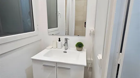 Rooms in Barcelona Eixample - photo 8