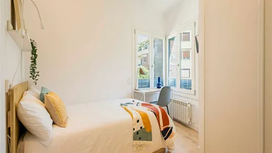 Rooms in Madrid Chamberí - photo 3