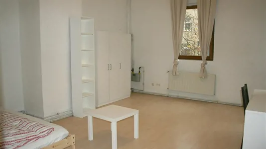 Rooms in Berlin Neukölln - photo 1
