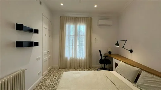 Rooms in Barcelona Eixample - photo 7