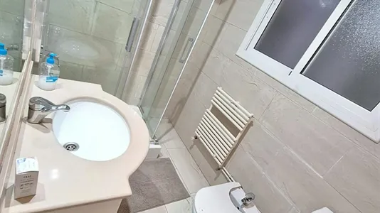 Rooms in Barcelona Sants-Montjuïc - photo 9