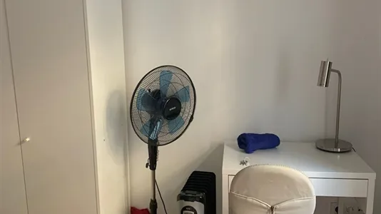 Rooms in Barcelona Ciutat Vella - photo 6