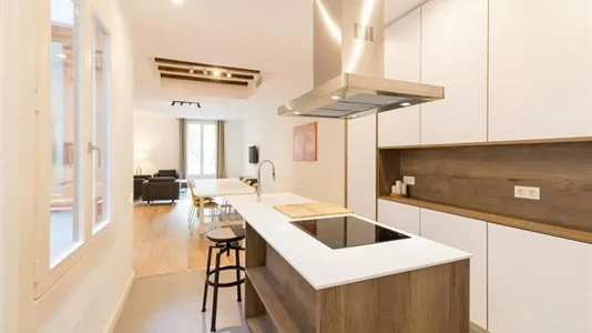 Apartments in Barcelona Ciutat Vella - photo 3