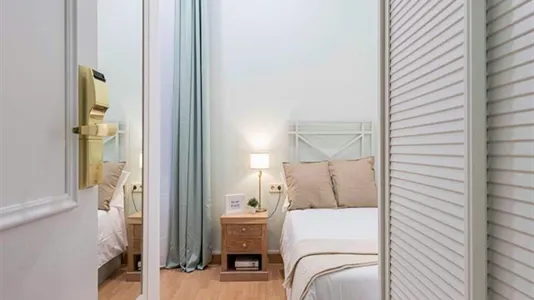 Rooms in Madrid Centro - photo 8