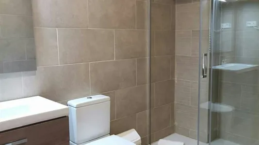 Rooms in Barcelona Ciutat Vella - photo 9