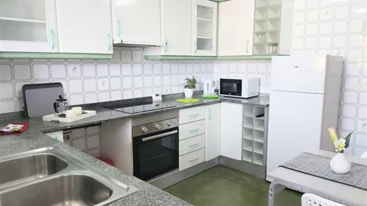 Rooms in Paterna - photo 7