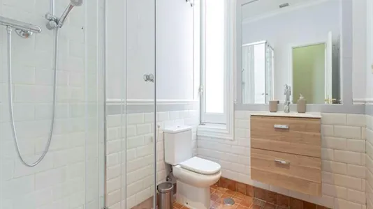 Rooms in Madrid Centro - photo 10