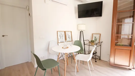 Rooms in Barcelona Ciutat Vella - photo 6