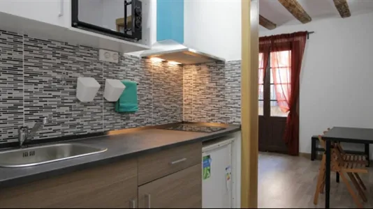 Rooms in Barcelona Ciutat Vella - photo 6