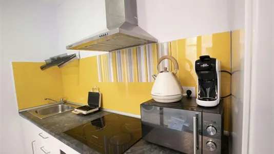 Rooms in Barcelona Ciutat Vella - photo 4