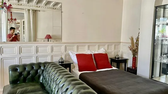 Apartments in Paris 9ème arrondissement - photo 8