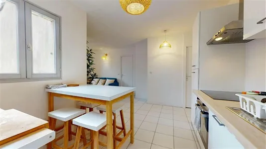 Rooms in Nîmes - photo 6