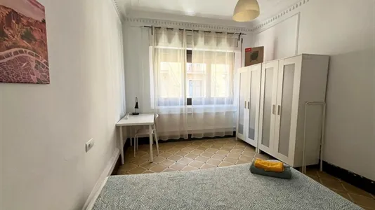 Rooms in Barcelona Ciutat Vella - photo 4