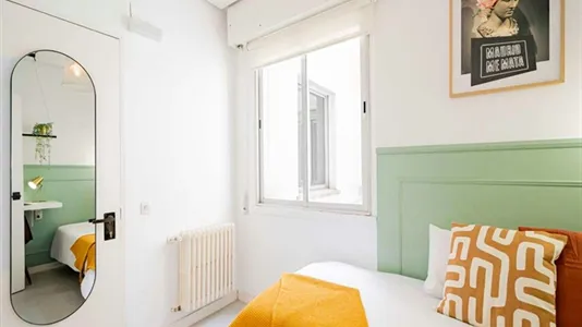 Rooms in Madrid Centro - photo 5