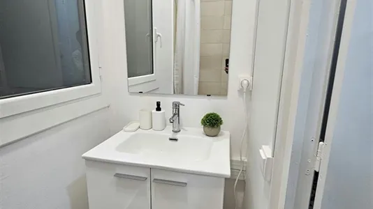 Rooms in Barcelona Eixample - photo 8