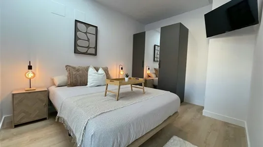 Rooms in El Prat de Llobregat - photo 2