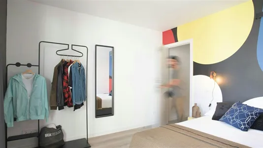 Rooms in Barcelona Ciutat Vella - photo 4