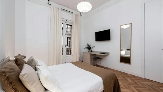 Rooms in Madrid Centro - photo 2