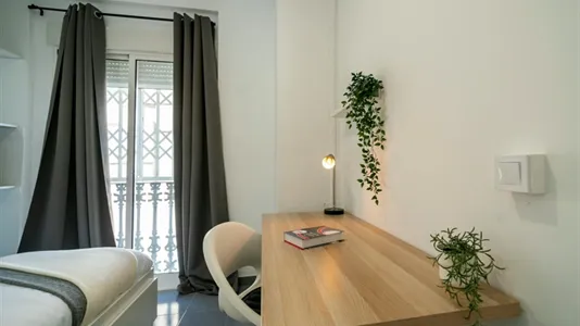 Rooms in Valencia L'Eixample - photo 4