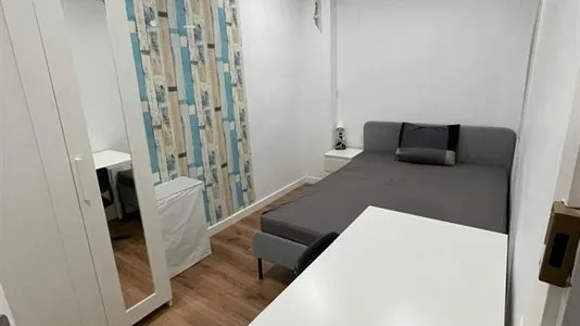 Rooms in Badalona - photo 4