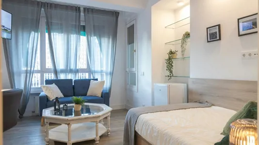 Rooms in Madrid Chamartín - photo 2