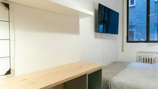 Rooms in Madrid Moncloa-Aravaca - photo 2