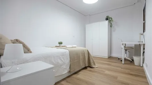 Rooms in Valencia Extramurs - photo 1