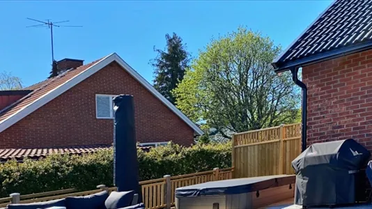 Houses in Järfälla - photo 1