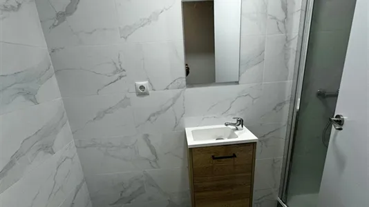 Rooms in Madrid Tetuán - photo 9