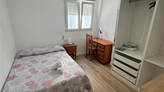 Rooms in Málaga - photo 2