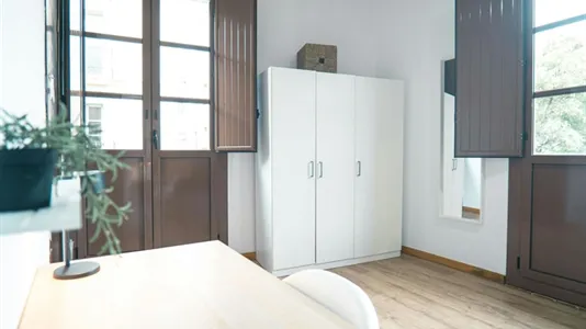 Rooms in Barcelona Ciutat Vella - photo 5