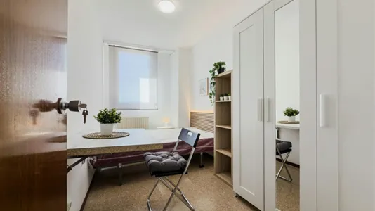 Rooms in Cornellà de Llobregat - photo 2