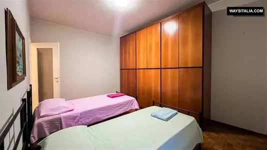 Rooms in Milano Zona 8 - Fiera, Gallaratese, Quarto Oggiaro - photo 2