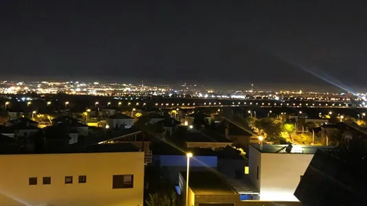 Houses in Dos Hermanas - photo 7