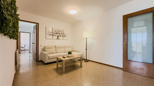 Rooms in Cornellà de Llobregat - photo 6