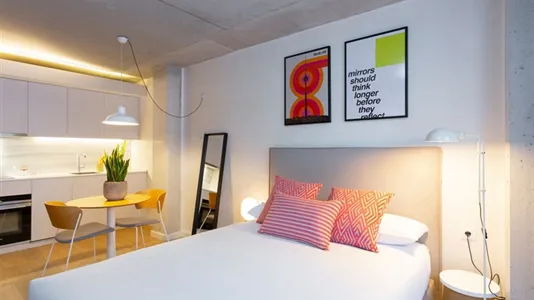 Apartments in Barcelona Eixample - photo 5