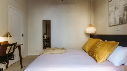 Rooms in Barcelona Ciutat Vella - photo 6