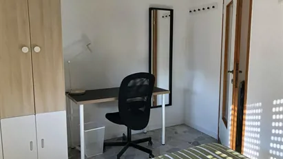 Room for rent in Milano Zona 6 - Barona, Lorenteggio, Milan