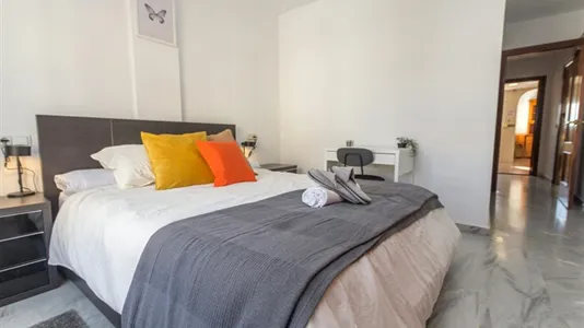 Rooms in Málaga - photo 7