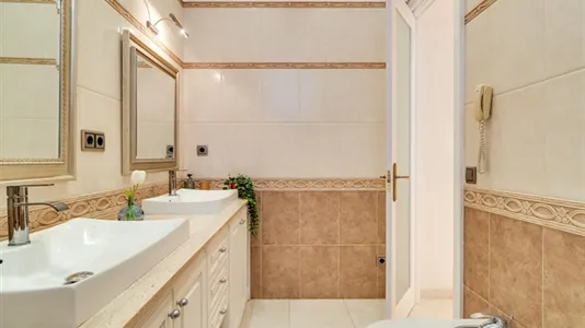 Rooms in Barcelona Eixample - photo 9