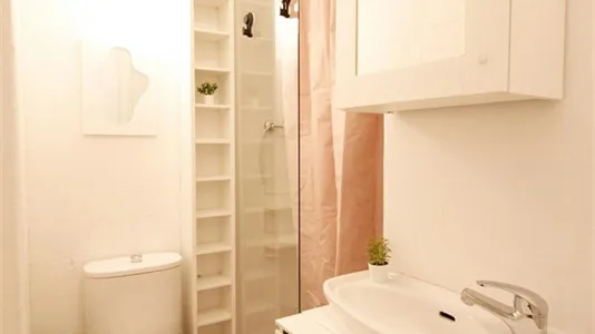 Rooms in Barcelona Eixample - photo 10