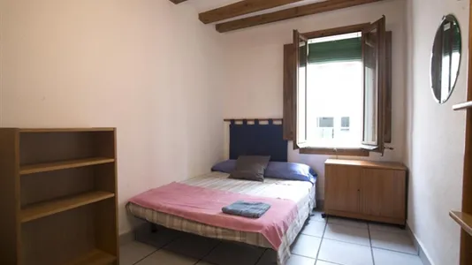 Rooms in Barcelona Ciutat Vella - photo 8