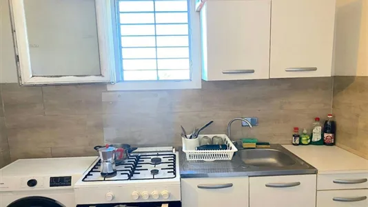 Rooms in Roma Municipio VI – Roma Delle Torri - photo 6