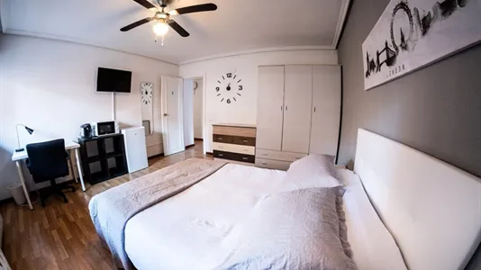 Rooms in Alcalá de Henares - photo 4