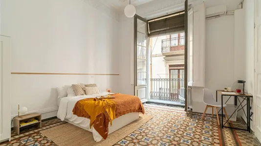 Rooms in Barcelona Ciutat Vella - photo 4